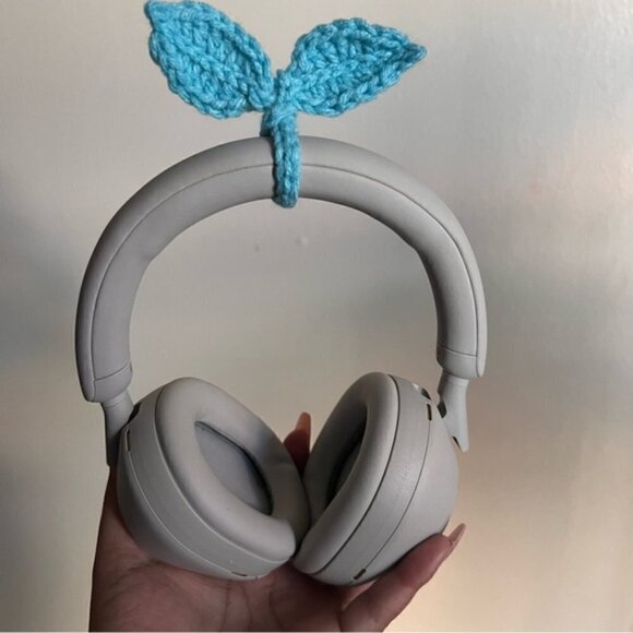 Crochet Headphone Sprout | Crochet Sprout Wrap | Crochet Wire Wrap - Picture 2 of 4